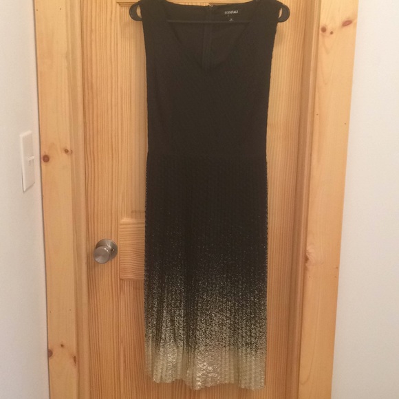 Roz & Ali Dresses & Skirts - Roz & Ali black and gold dress size 10